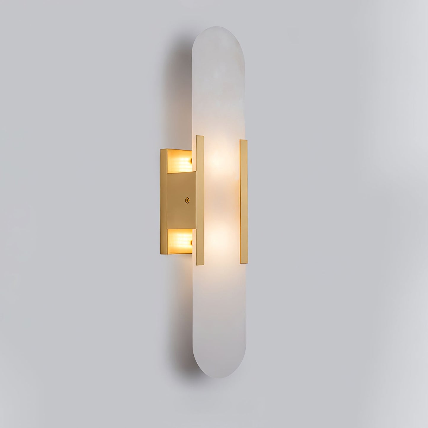 Sorenis — Verlängerte Alabaster-Wandlampe mit klassischem Metalldesign