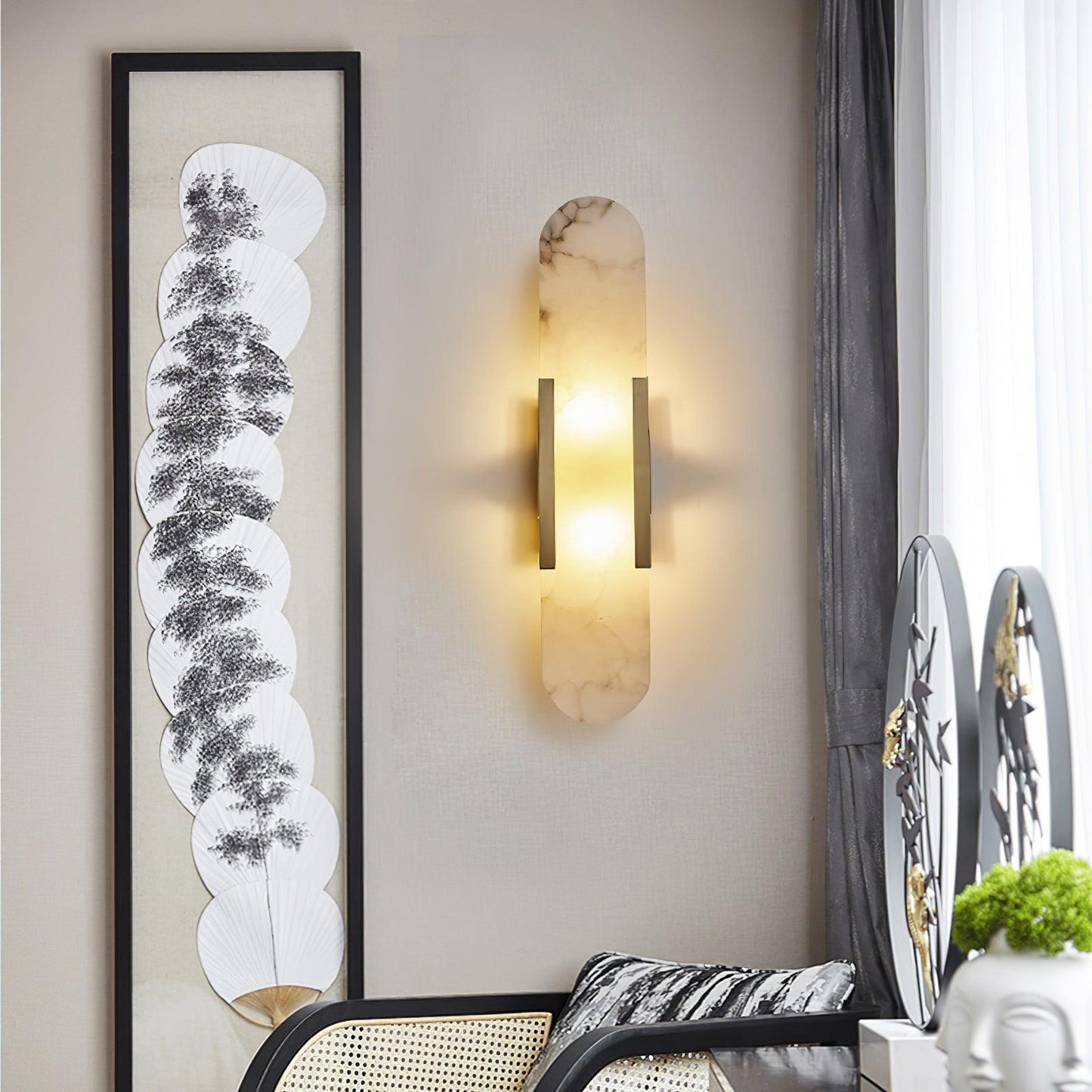 Sorenis — Verlängerte Alabaster-Wandlampe mit klassischem Metalldesign