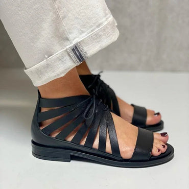 Schwarze einfarbige Sandalen mit runder Ausschnittspitze