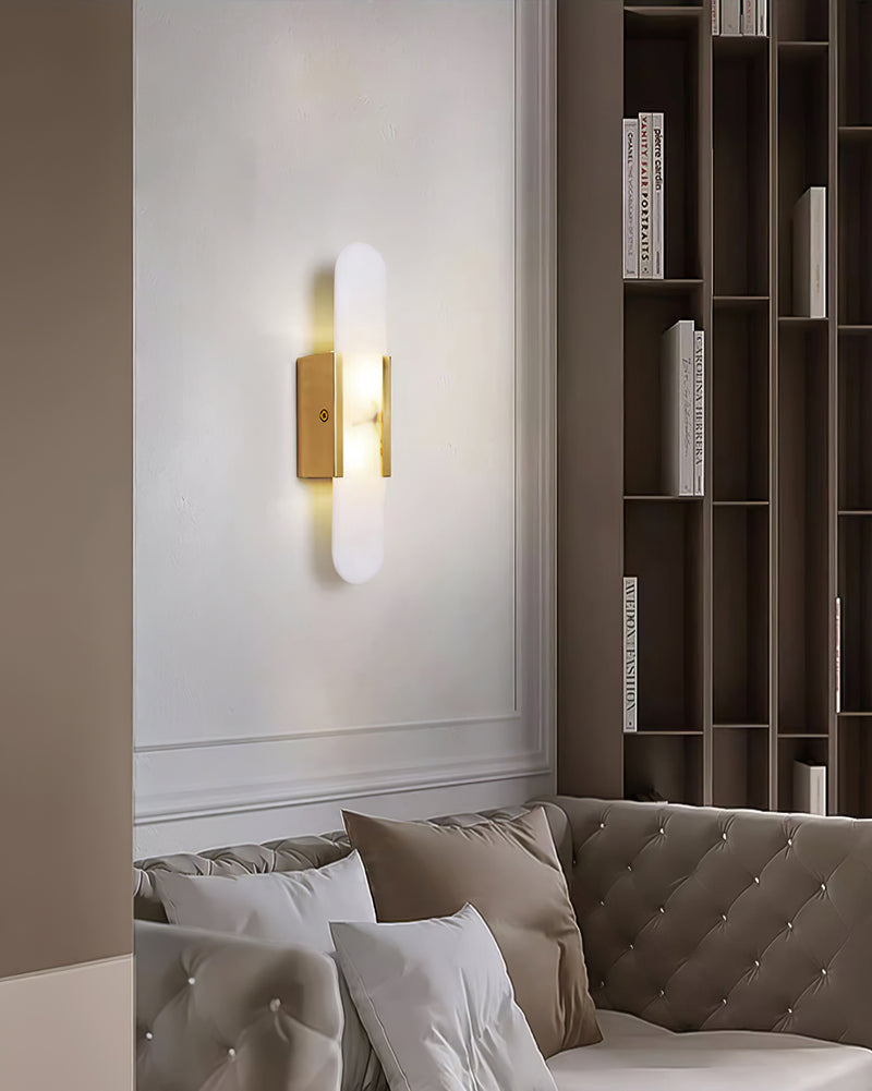 Sorenis — Verlängerte Alabaster-Wandlampe mit klassischem Metalldesign