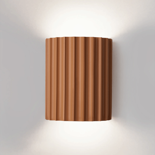 Lunara — Moderne halbkreisförmige Wandleuchte aus Harz mit wellenförmigem Design
