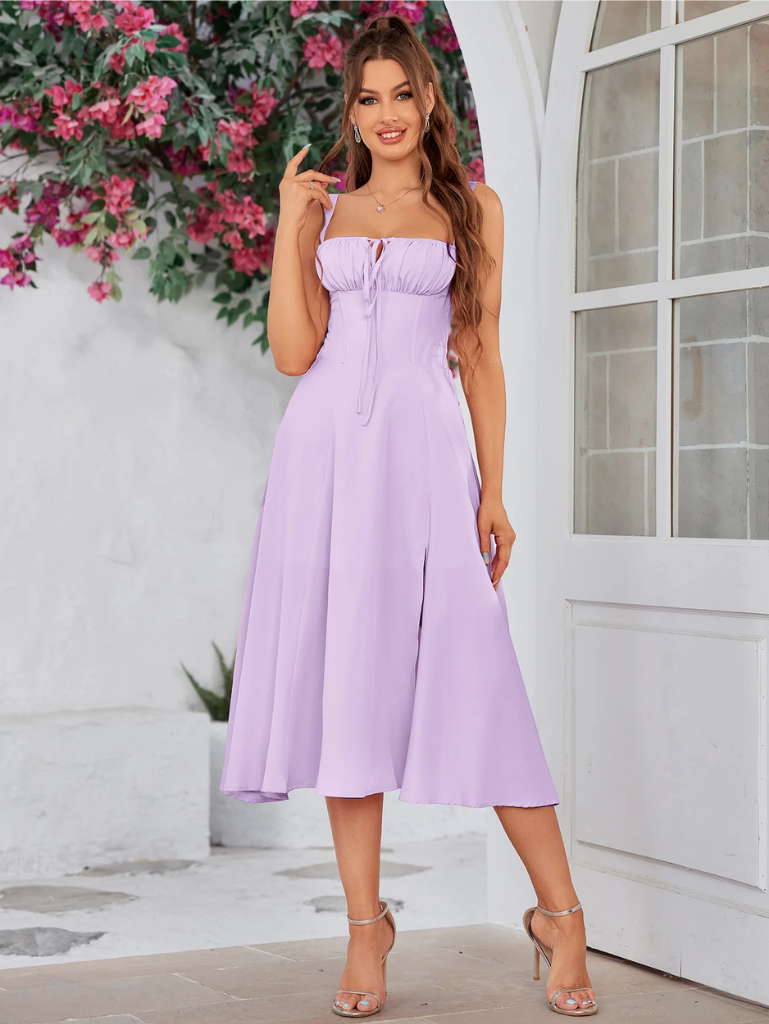 Gerüschtes Bustierkleid mit Schlitz und Trägern