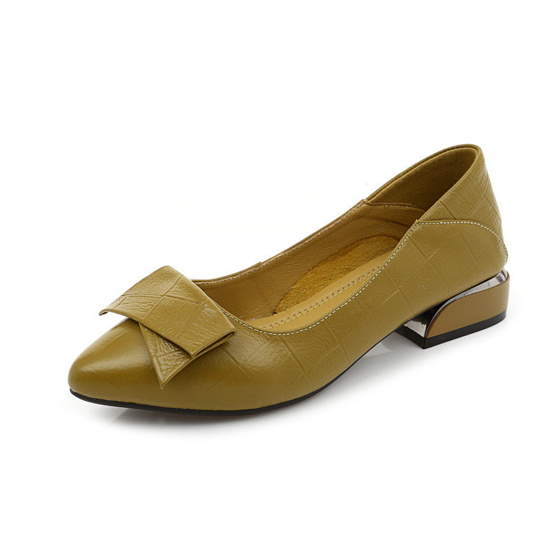 Serena Elegance | Timeless chic in leather