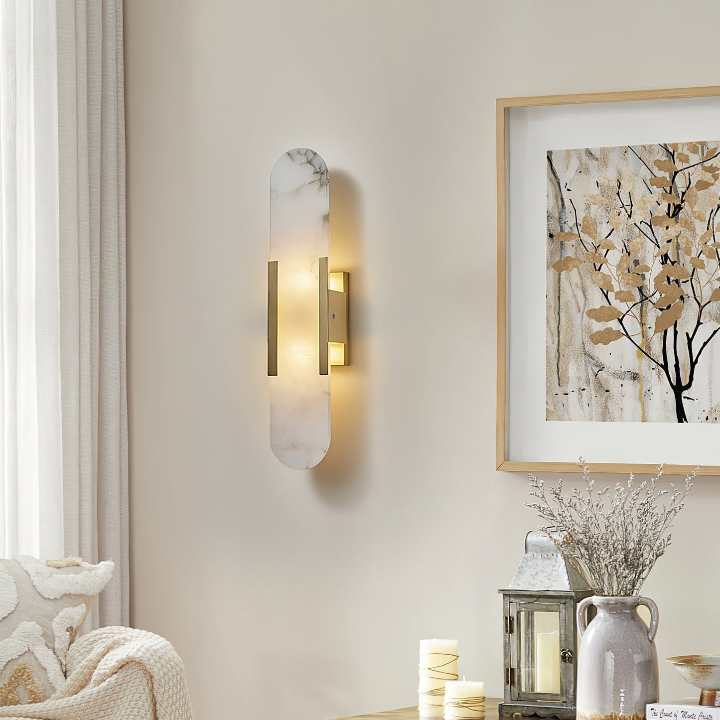 Sorenis — Verlängerte Alabaster-Wandlampe mit klassischem Metalldesign