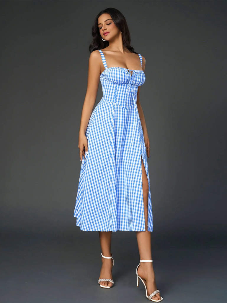 Gerüschtes Bustierkleid mit Schlitz und Trägern