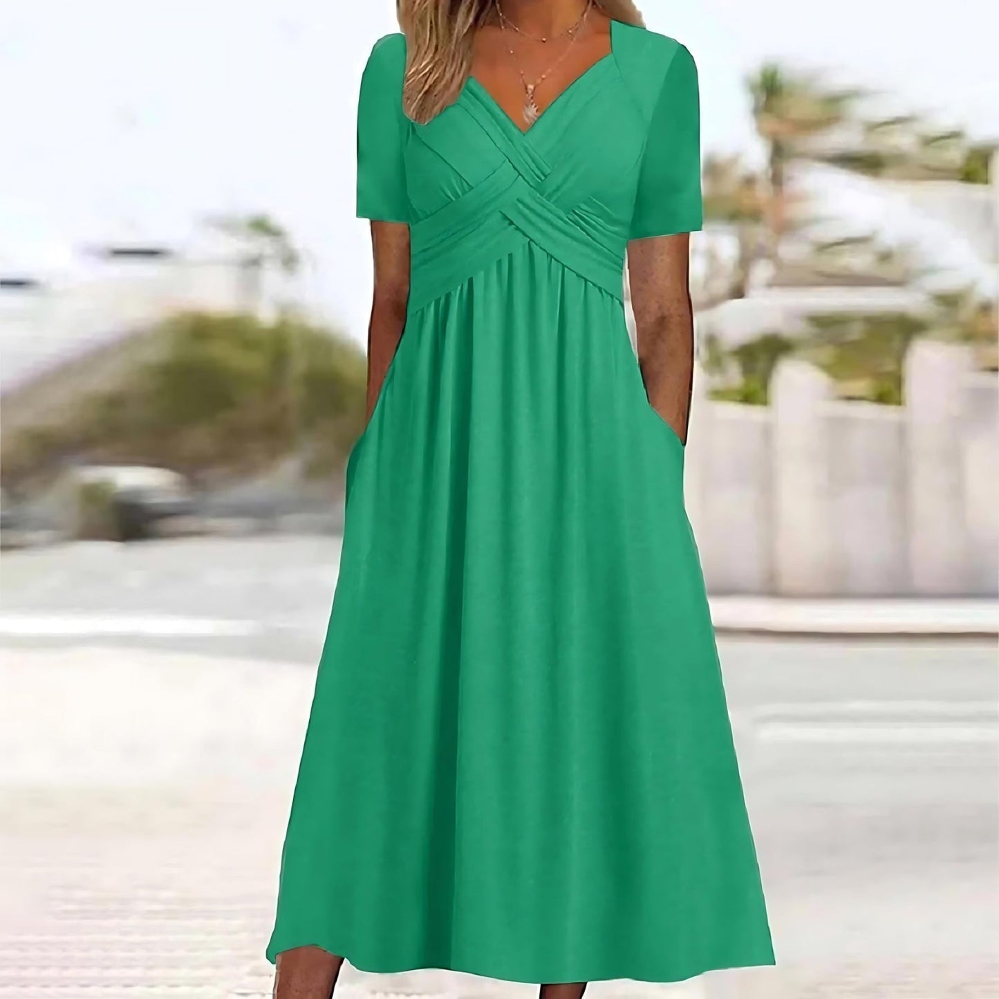 MAIKA | Stylisches und schmeichelhaftes Kleid