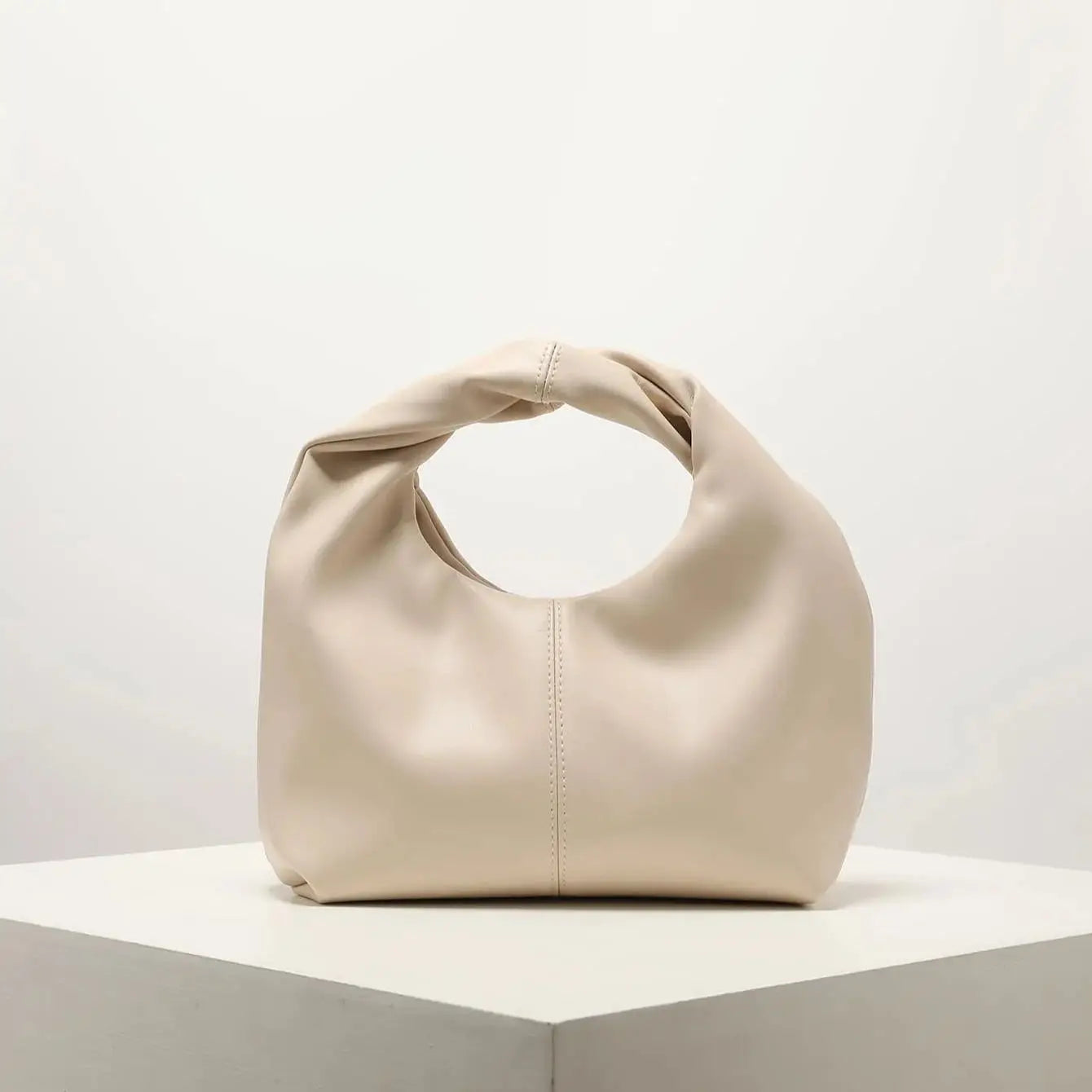 Clutch-top bag