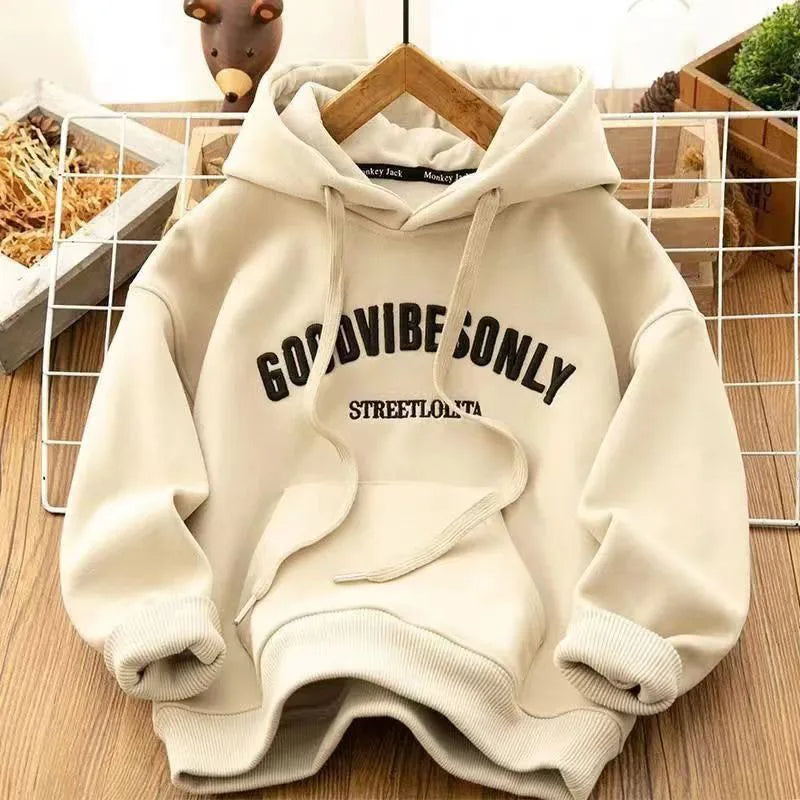 Hooded sweater with letter print