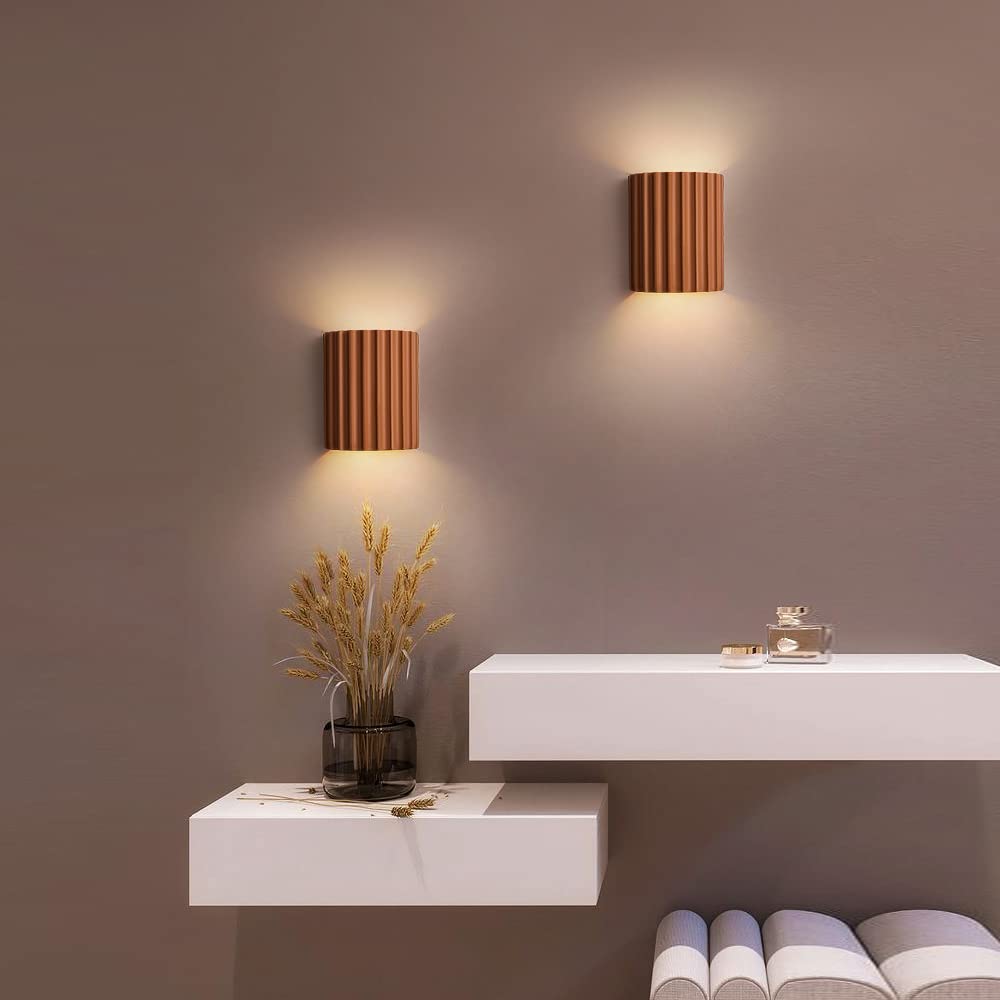 Lunara — Moderne halbkreisförmige Wandleuchte aus Harz mit wellenförmigem Design