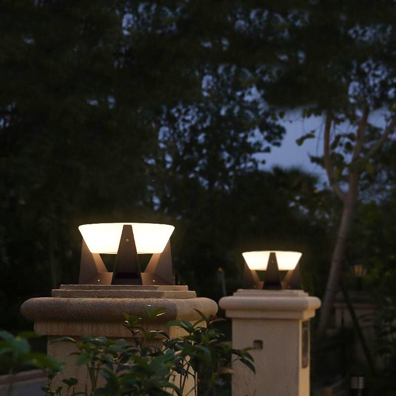 SolaraGlow – Solarbetriebene LED-Außenlampe mit wetterbeständigem Design