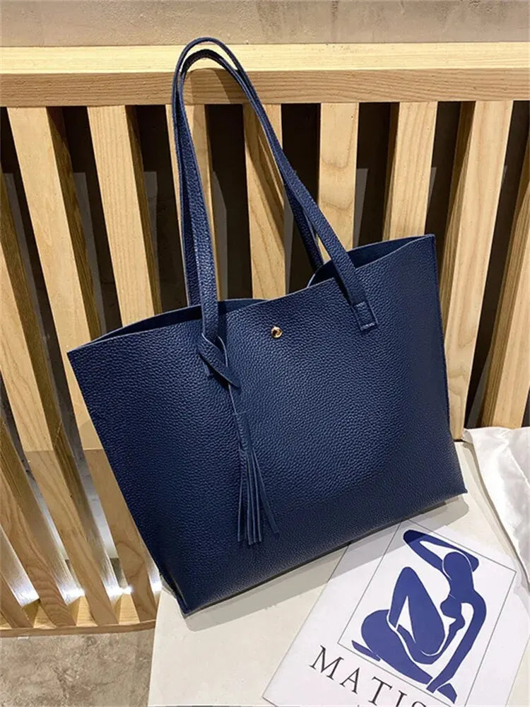 Minimalist shoulder bag