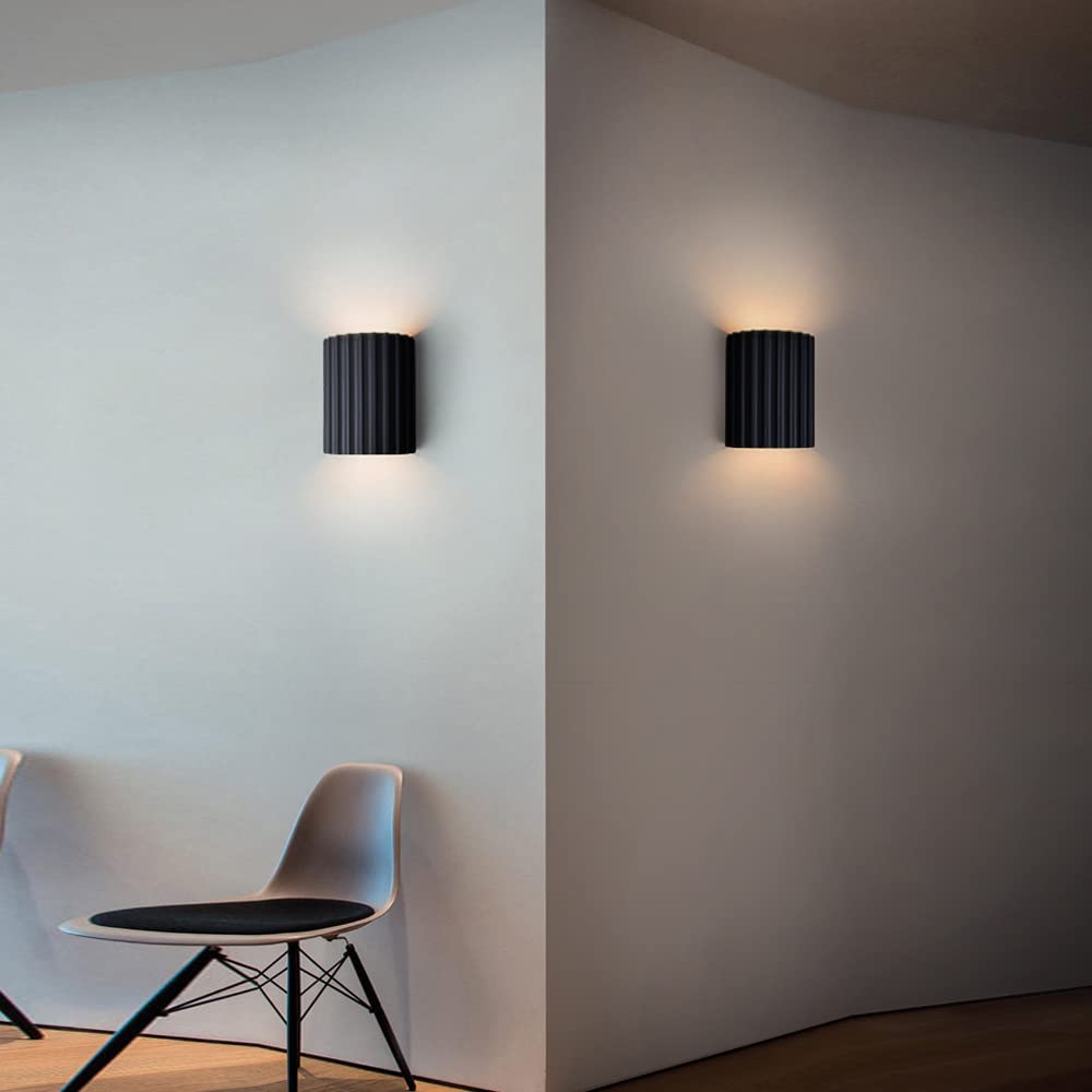 Lunara — Moderne halbkreisförmige Wandleuchte aus Harz mit wellenförmigem Design
