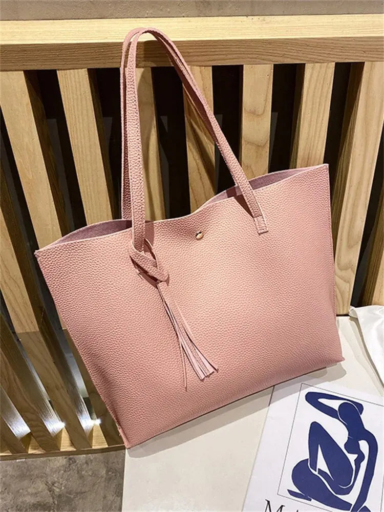 Minimalist shoulder bag