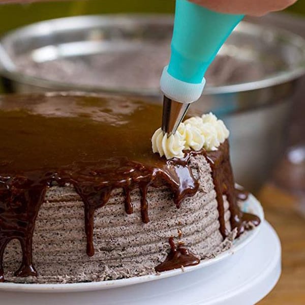 Bake beautiful and professional cakes