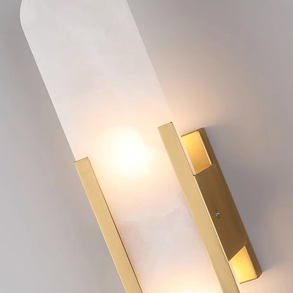 Sorenis — Verlängerte Alabaster-Wandlampe mit klassischem Metalldesign