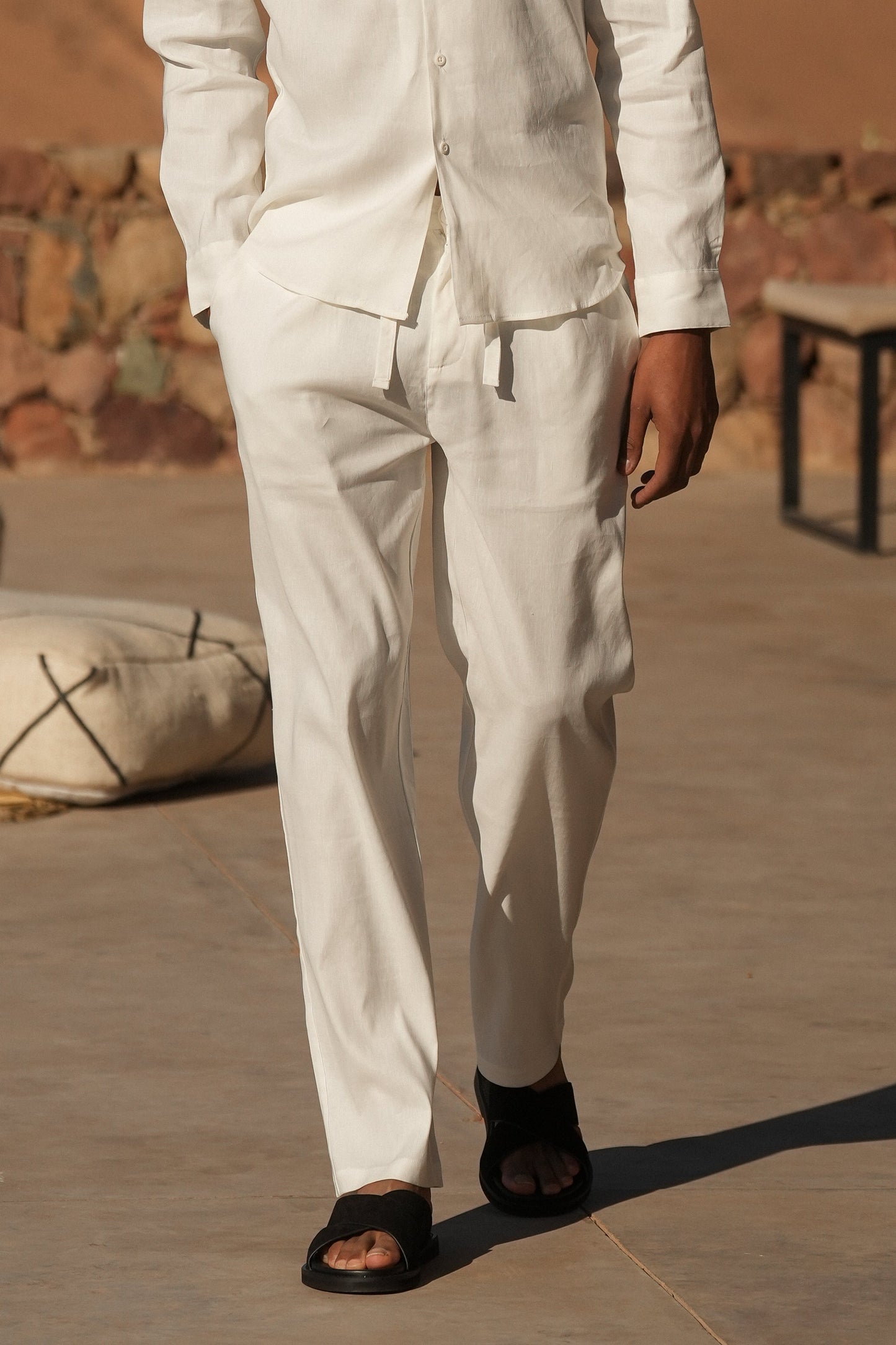DIE LEINENHOSE