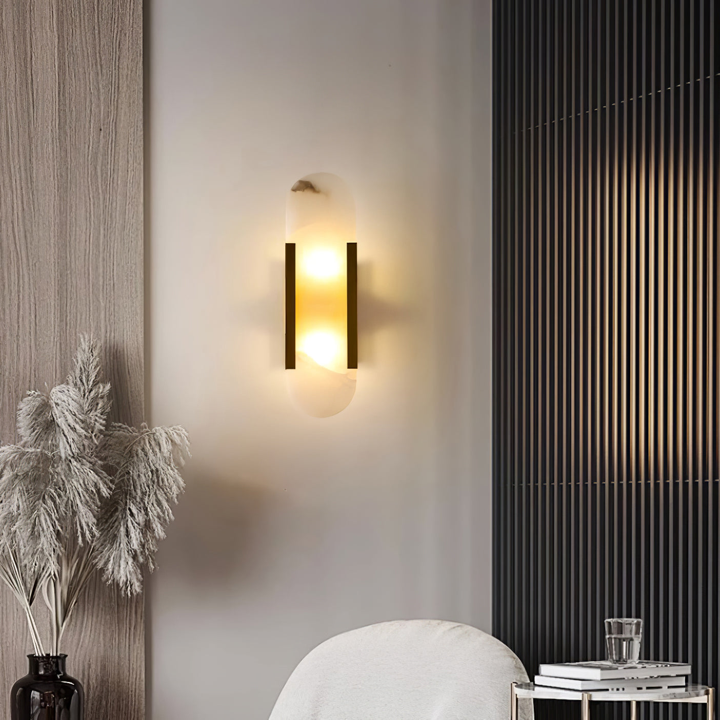 Sorenis — Verlängerte Alabaster-Wandlampe mit klassischem Metalldesign