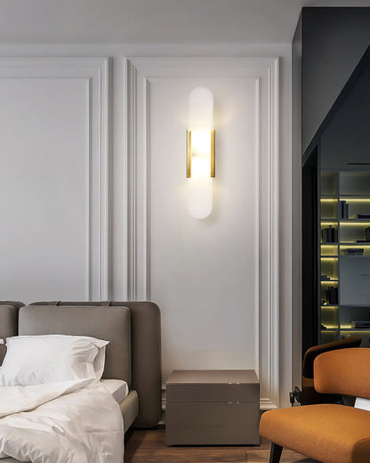 Sorenis — Verlängerte Alabaster-Wandlampe mit klassischem Metalldesign