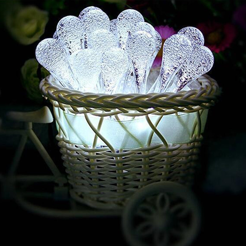 Solarlampe mit Wassertröpfchen-Lichterkette