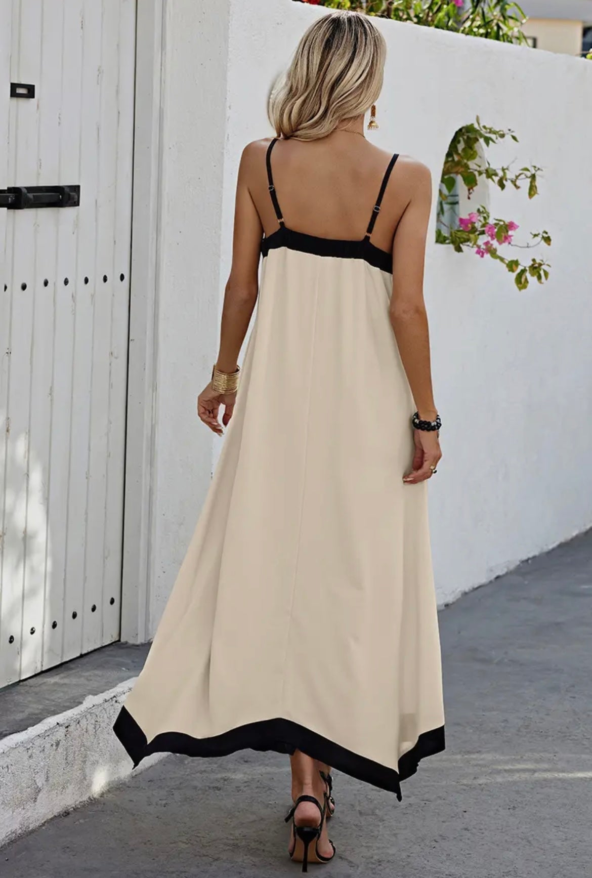 Creme Taschentuchkleid