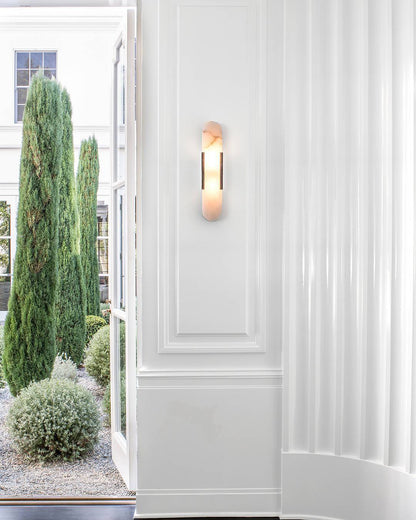 Sorenis — Verlängerte Alabaster-Wandlampe mit klassischem Metalldesign