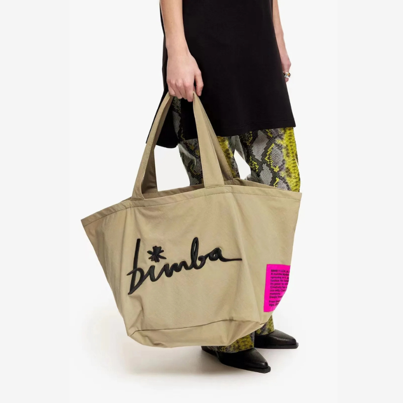 Bestickte Handtasche