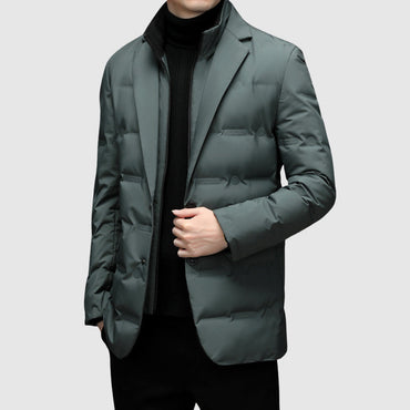 Essentielle Daunenjacke - Wärme trifft auf Stil