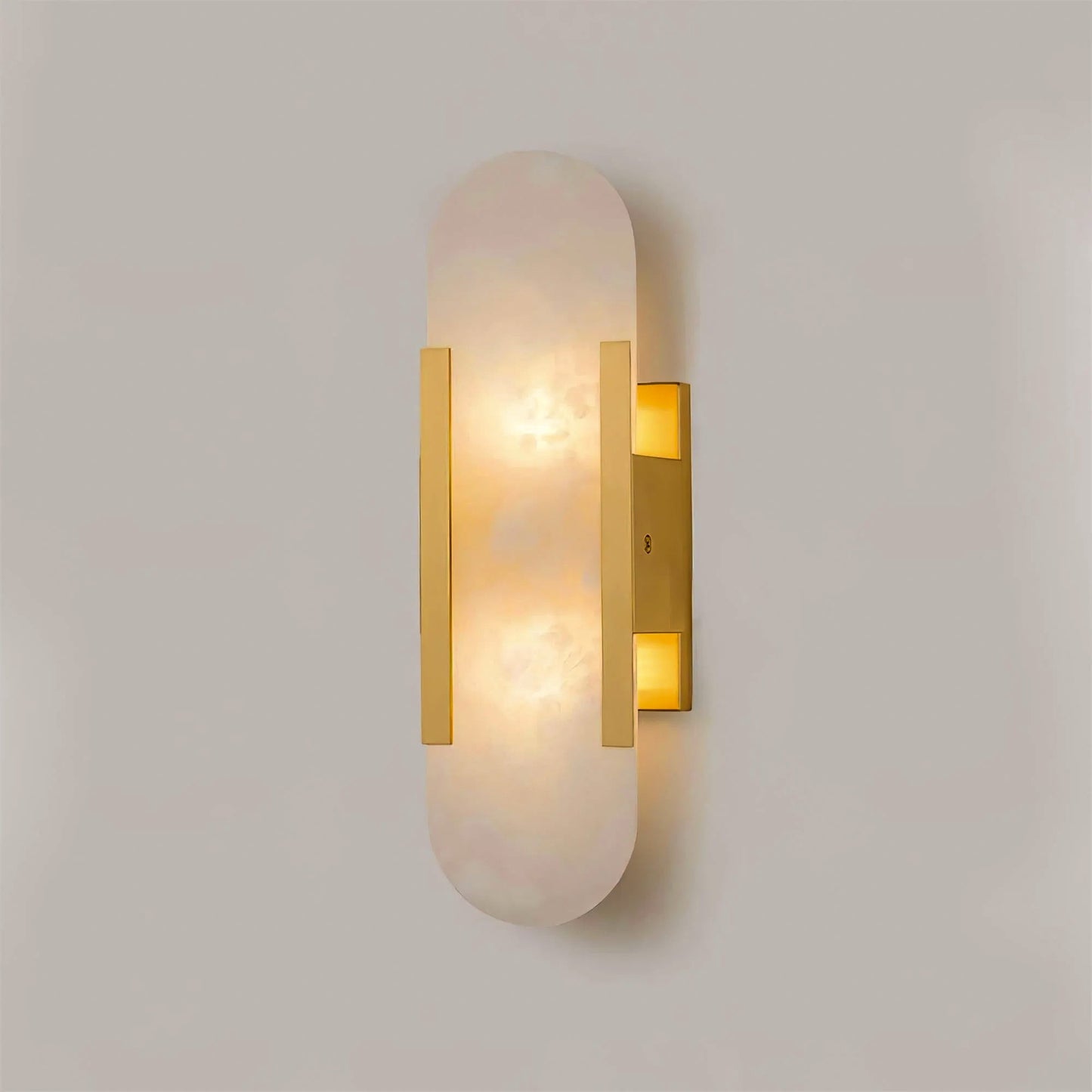 Sorenis — Verlängerte Alabaster-Wandlampe mit klassischem Metalldesign