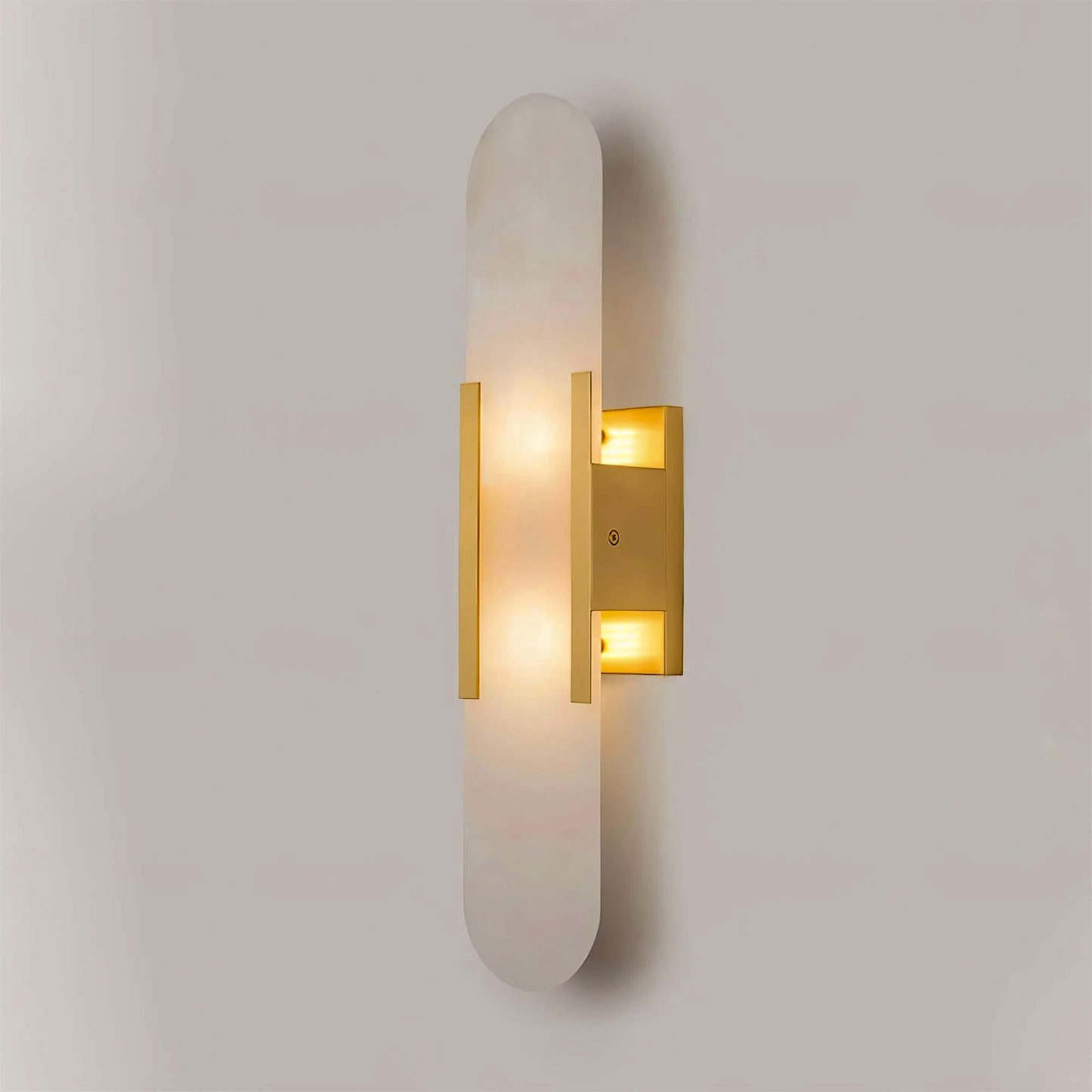 Sorenis — Verlängerte Alabaster-Wandlampe mit klassischem Metalldesign