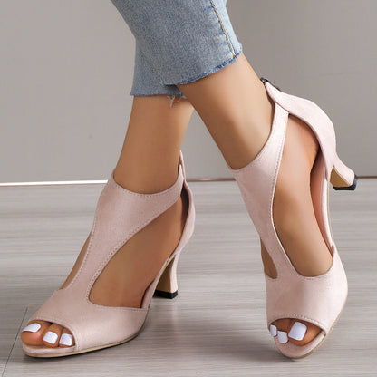 Orthopädische Sandalen mit Ferse
