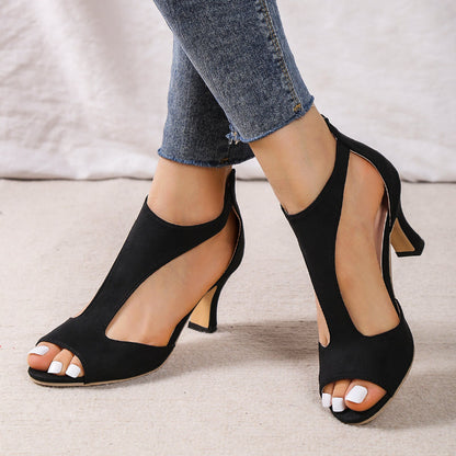 Orthopädische Sandalen mit Ferse