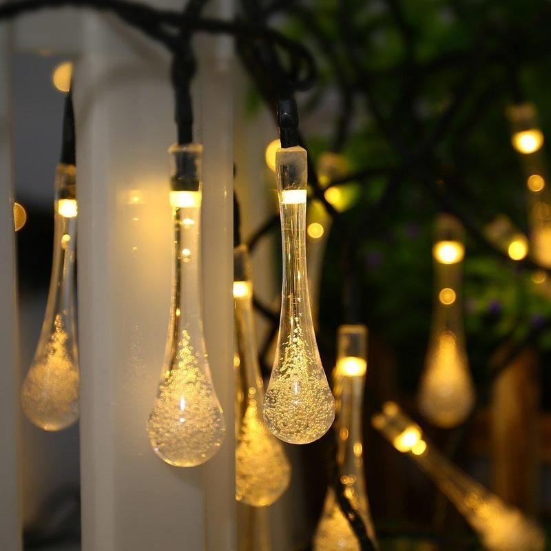 Solarlampe mit Wassertröpfchen-Lichterkette