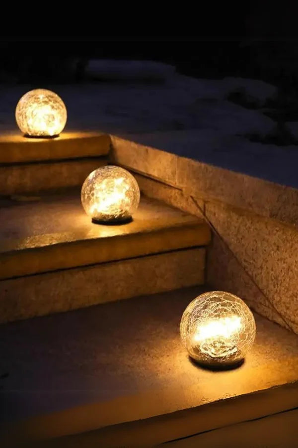 Solarbetriebene Lichtkugel für den Außenbereich