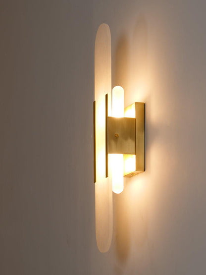 Sorenis — Verlängerte Alabaster-Wandlampe mit klassischem Metalldesign