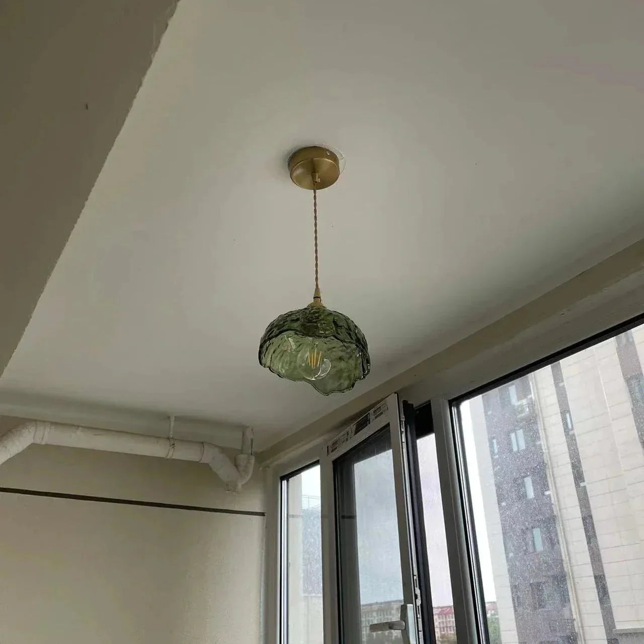 Sylva Messing Pendelleuchte — Modernes Glaslicht mit langlebigem Design