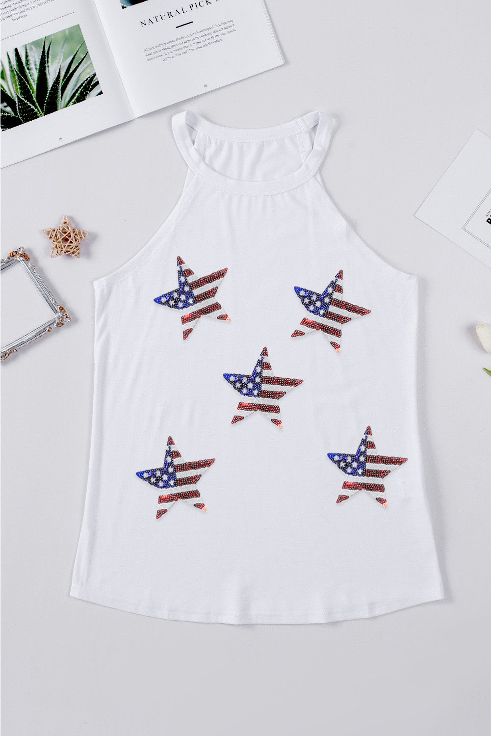 Weißes glitzerndes Tanktop mit Sternenprint der amerikanischen Flagge