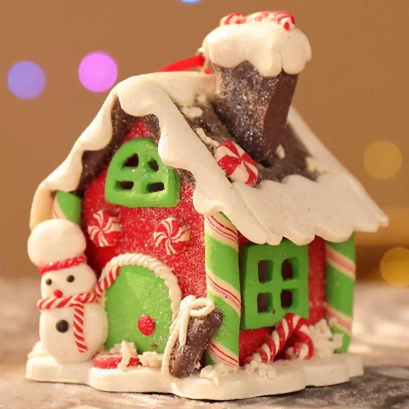 Charmantes Lebkuchen-Weihnachtshaus