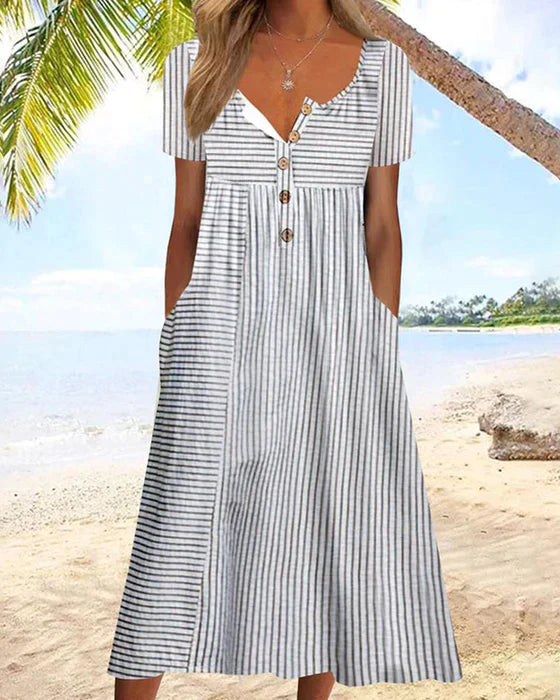 Gestreiftes Kleid mit kurzen Ärmeln
