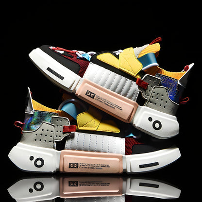 Mehrfarbige Turnschuhe